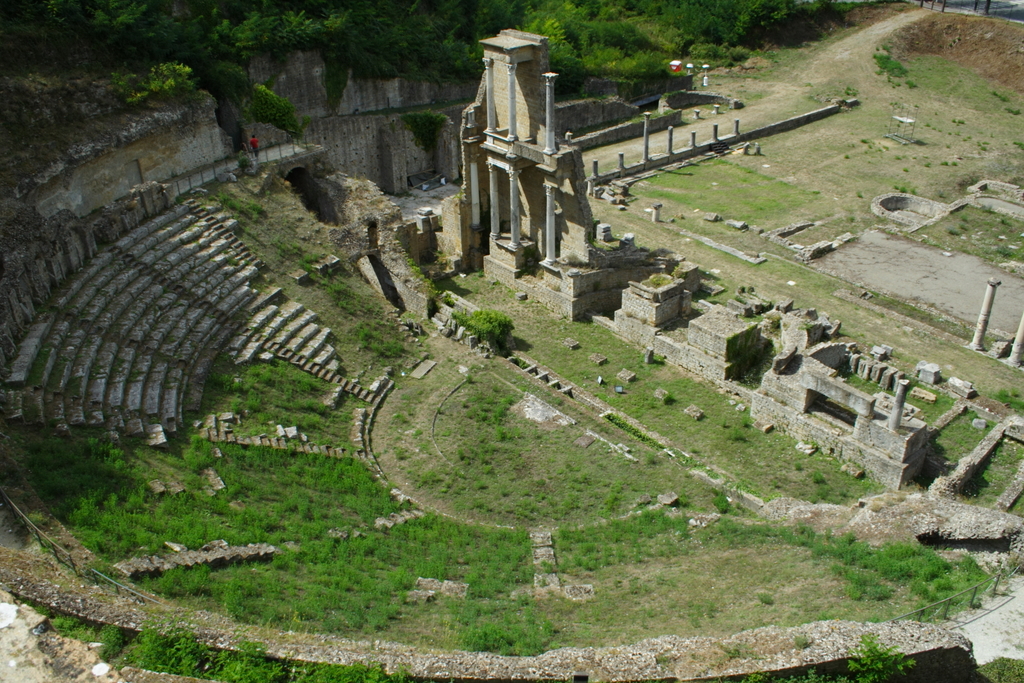Dentro Volterra 1