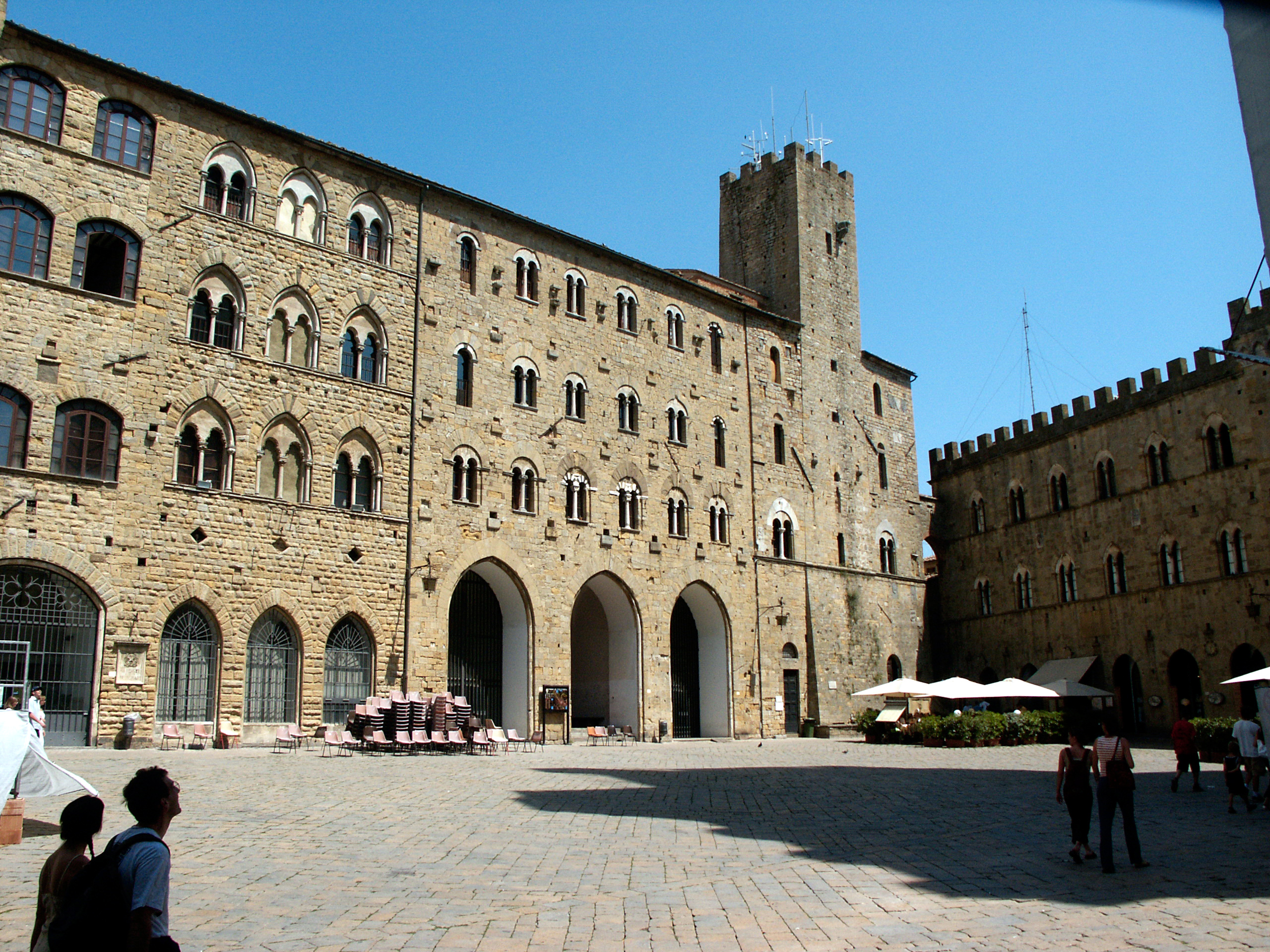 Dentro Volterra 4